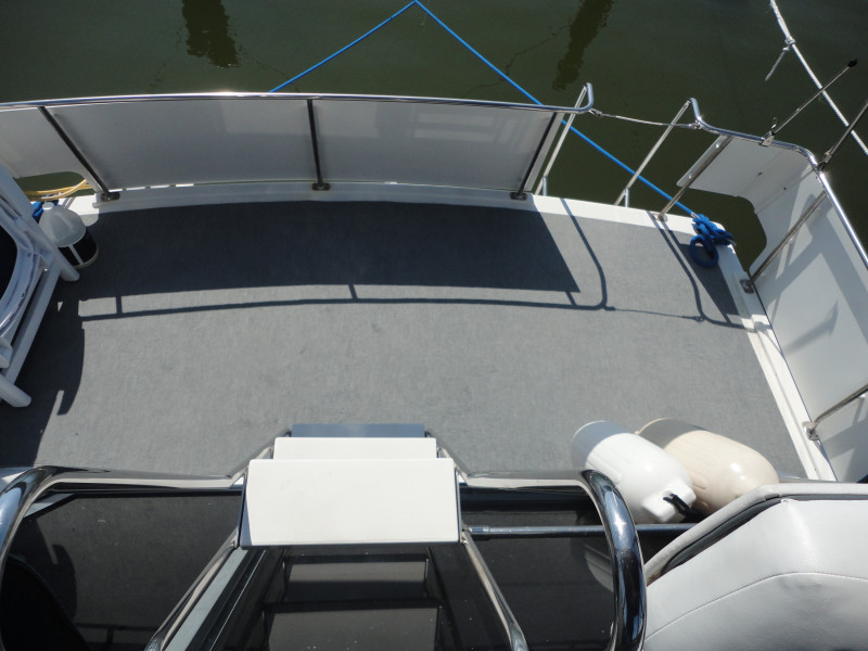 1994 Carver 300 Aft Cabin