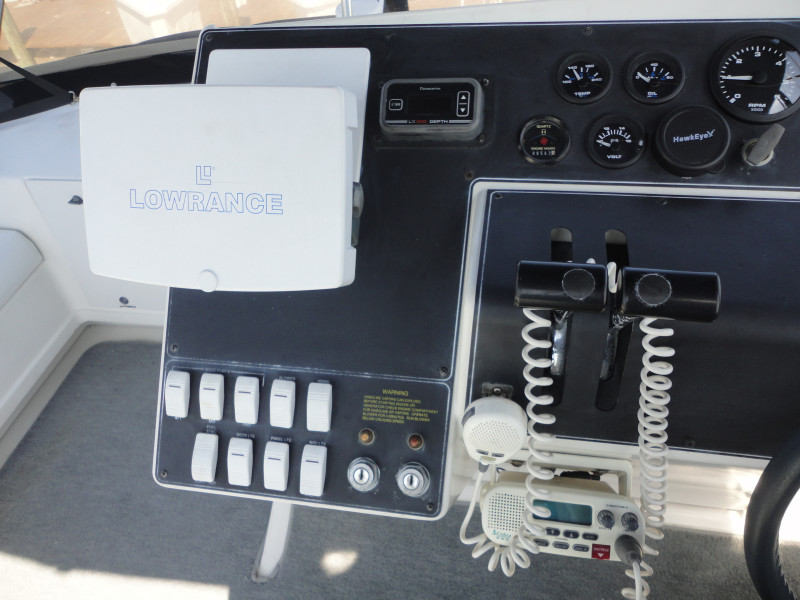 1994 Carver 300 Aft Cabin