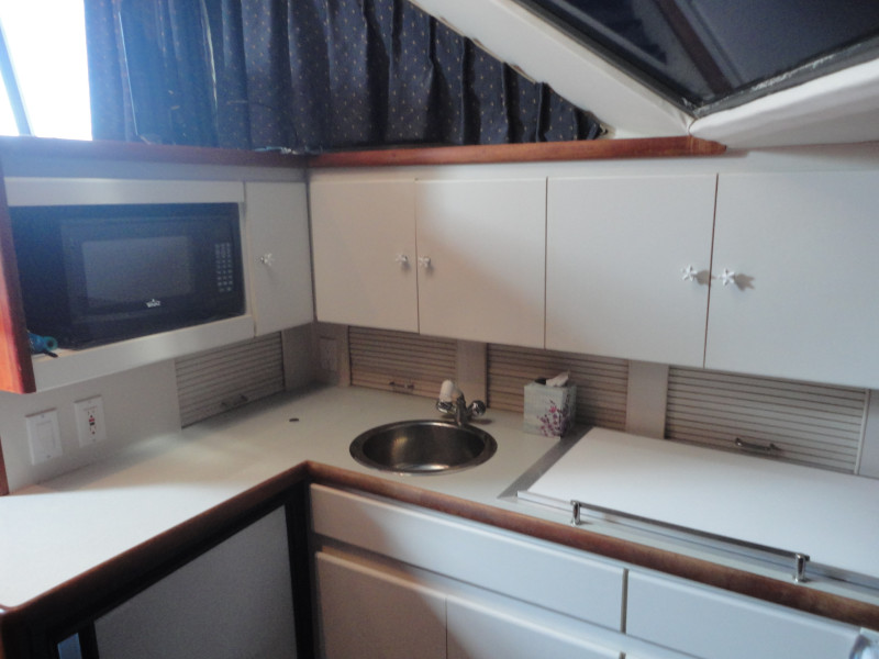 1994 Carver 300 Aft Cabin
