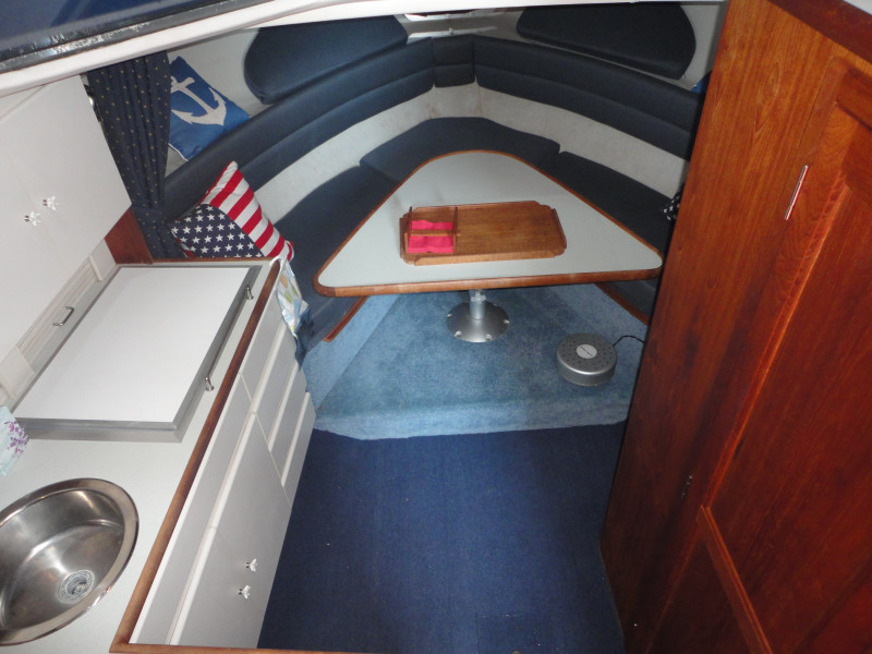 1994 Carver 300 Aft Cabin