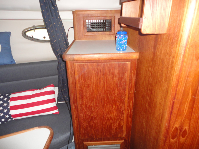 1994 Carver 300 Aft Cabin