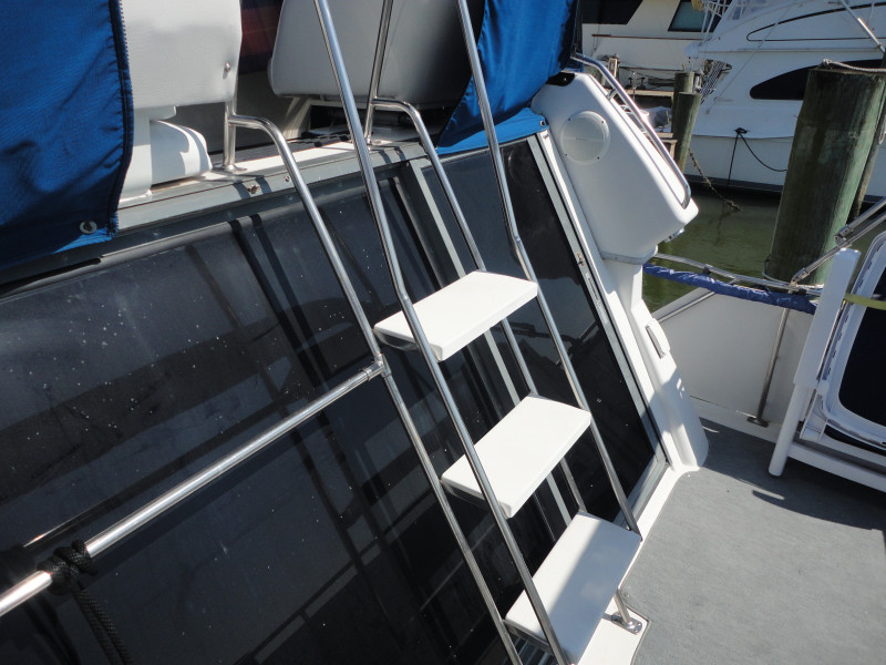 1994 Carver 300 Aft Cabin