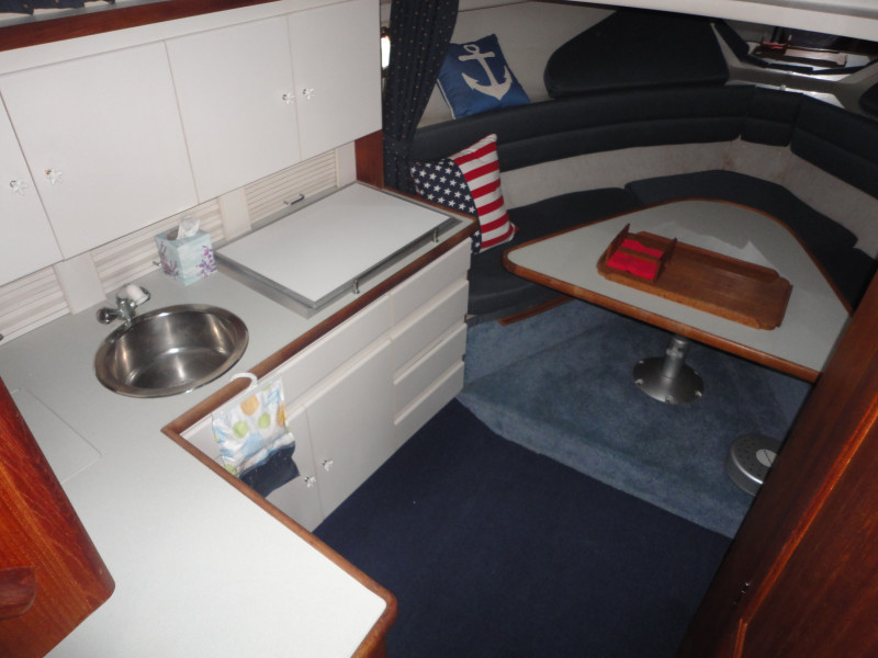 1994 Carver 300 Aft Cabin