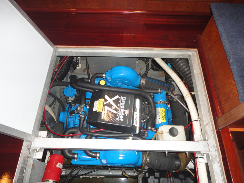1994 Carver 300 Aft Cabin