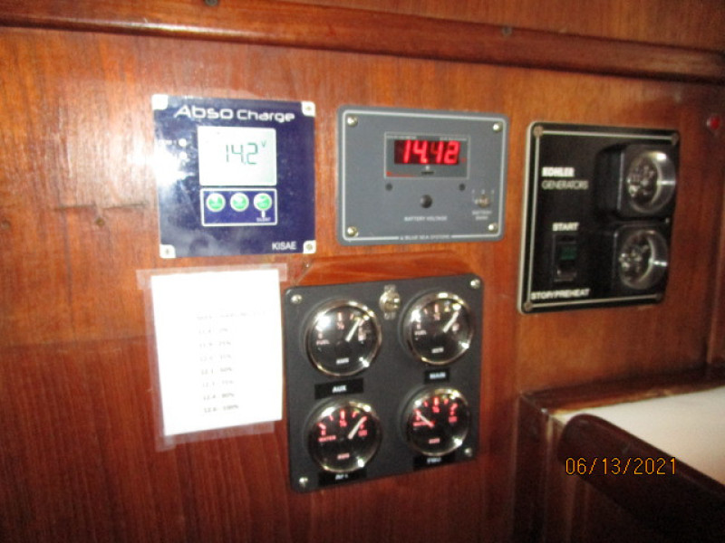 51' Morgan generator-battery panels
