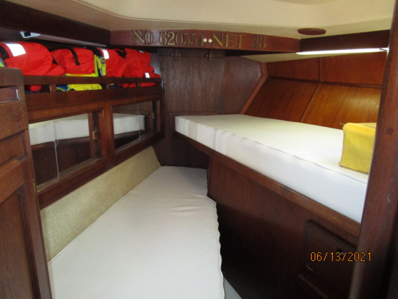 51' Morgan guest stateroom