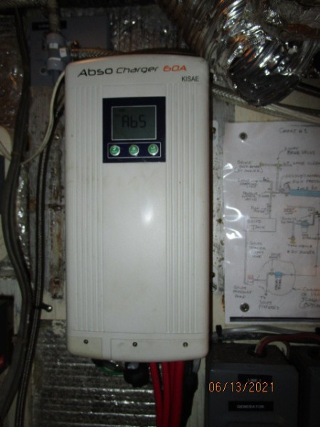 51' Morgan battery charger