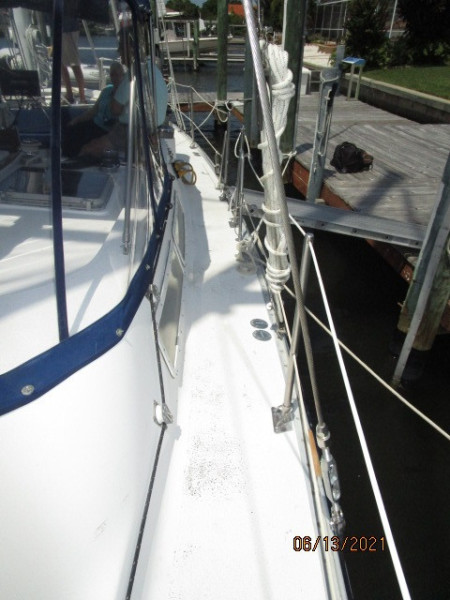 51' Morgan port side deck