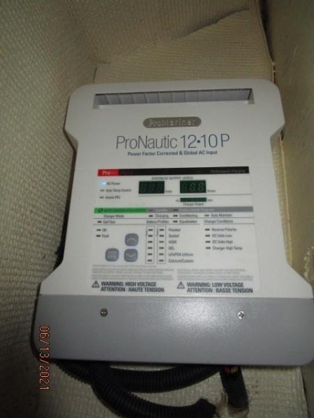 51' Morgan bowthruster battery charger