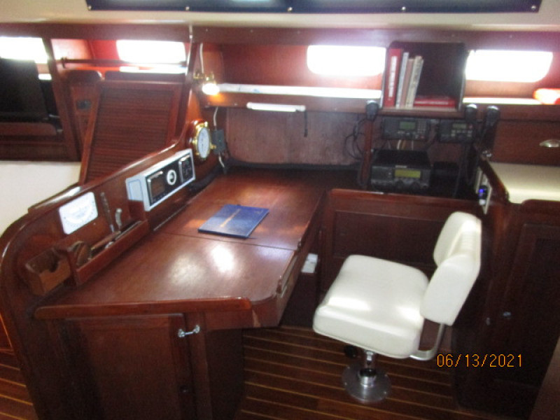 51' Morgan nav station2
