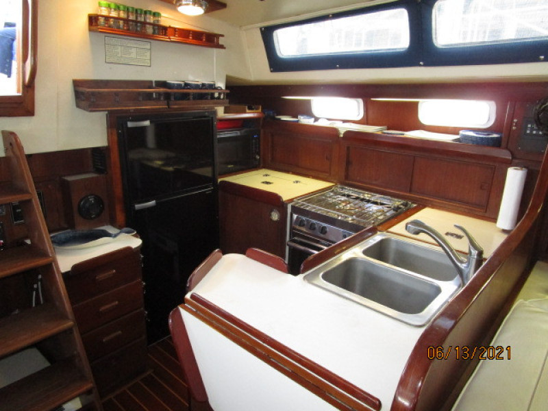 51' Morgan galley1