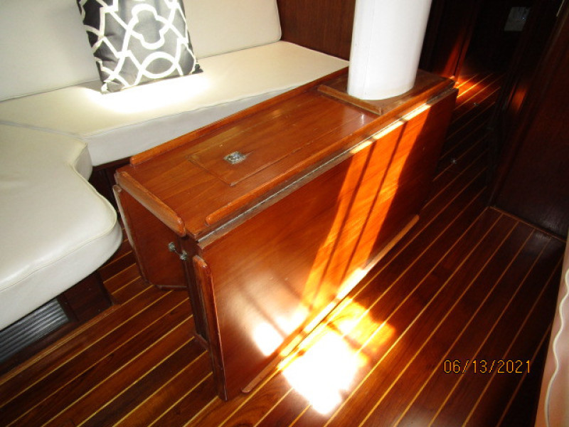 51' Morgan table