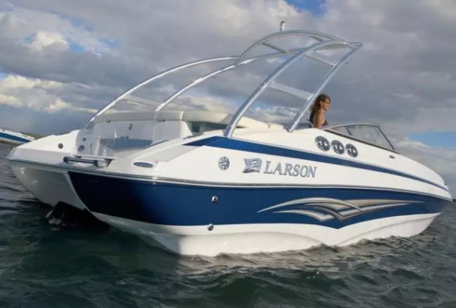 25ft Larson Yacht For Sale