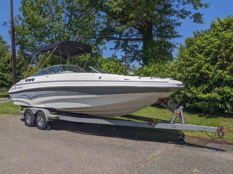 25ft Larson Yacht For Sale