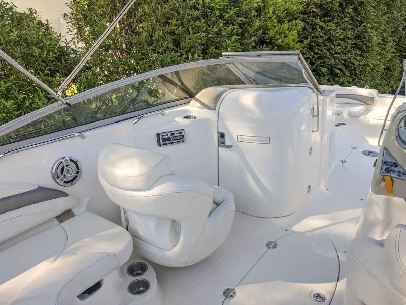 25ft Larson Yacht For Sale