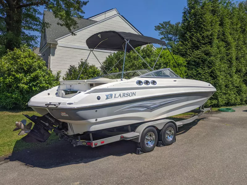 25ft Larson Yacht For Sale