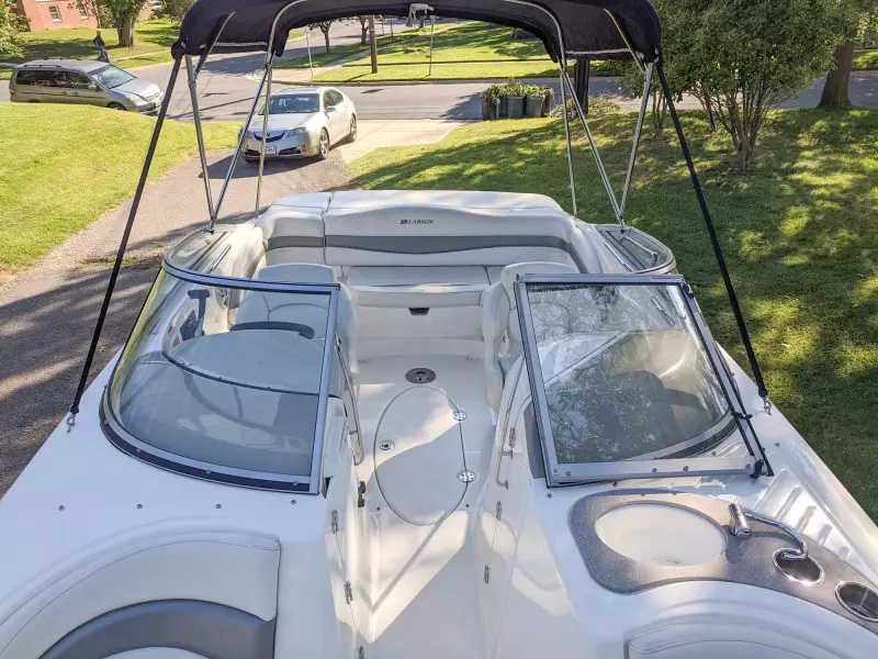 25ft Larson Yacht For Sale
