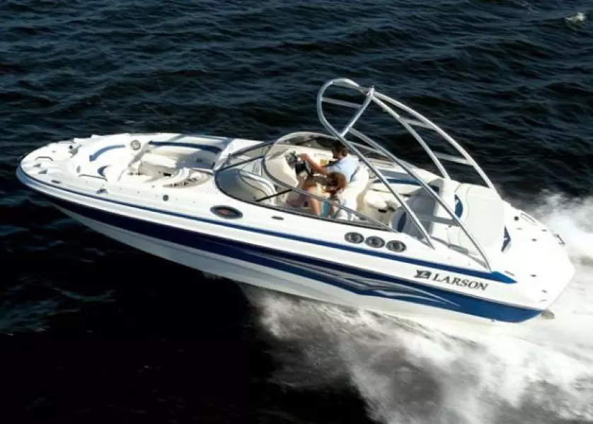 25ft Larson Yacht For Sale