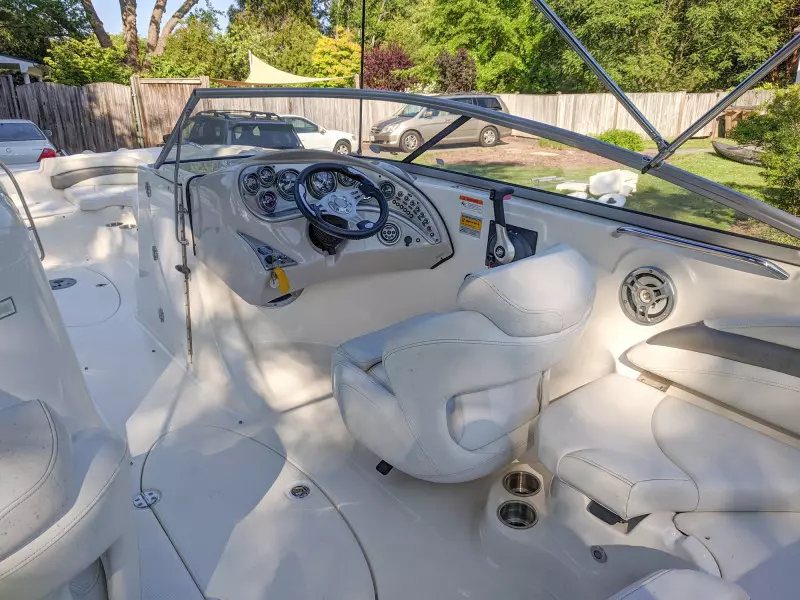 25ft Larson Yacht For Sale