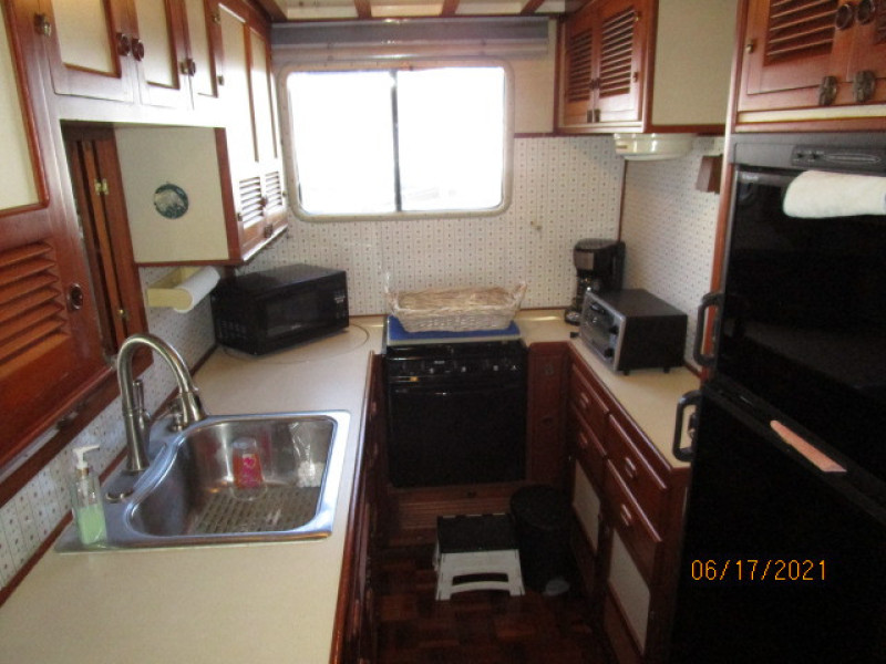 36' Kadey-Krogen galley1