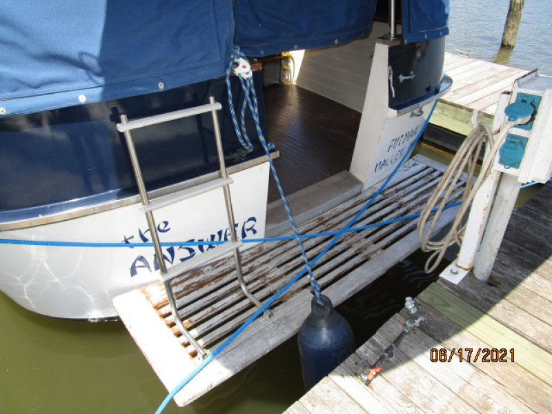 36' Kadey-Krogen swimplatform