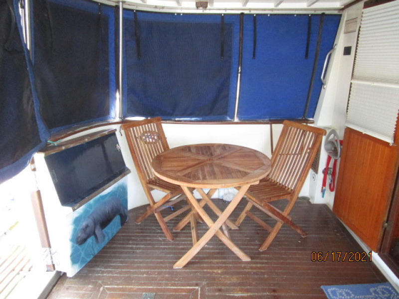 36' Kadey-Krogen aftdeck port