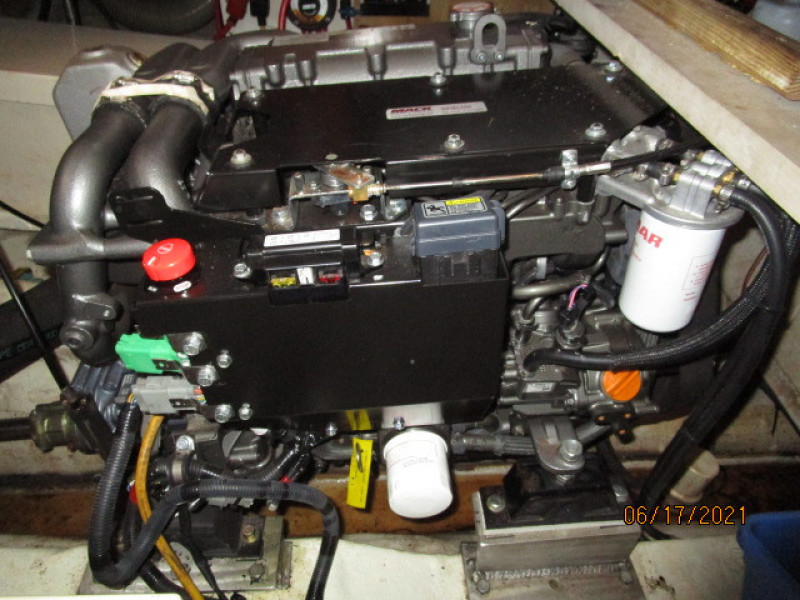 36' Kadey-Krogen main engine1