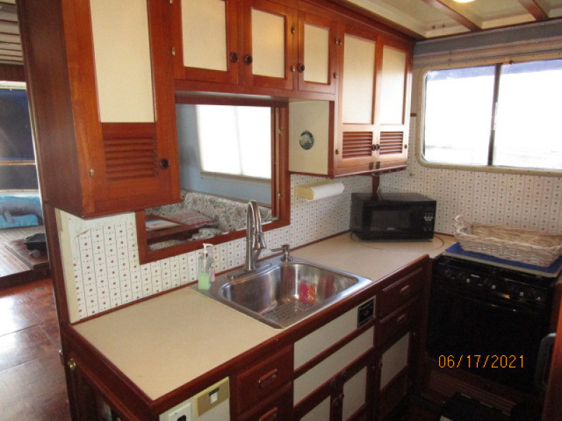 36' Kadey-Krogen galley3