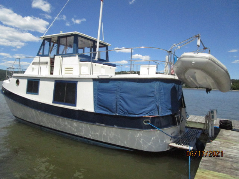 36' Kadey-Krogen port aft profile2