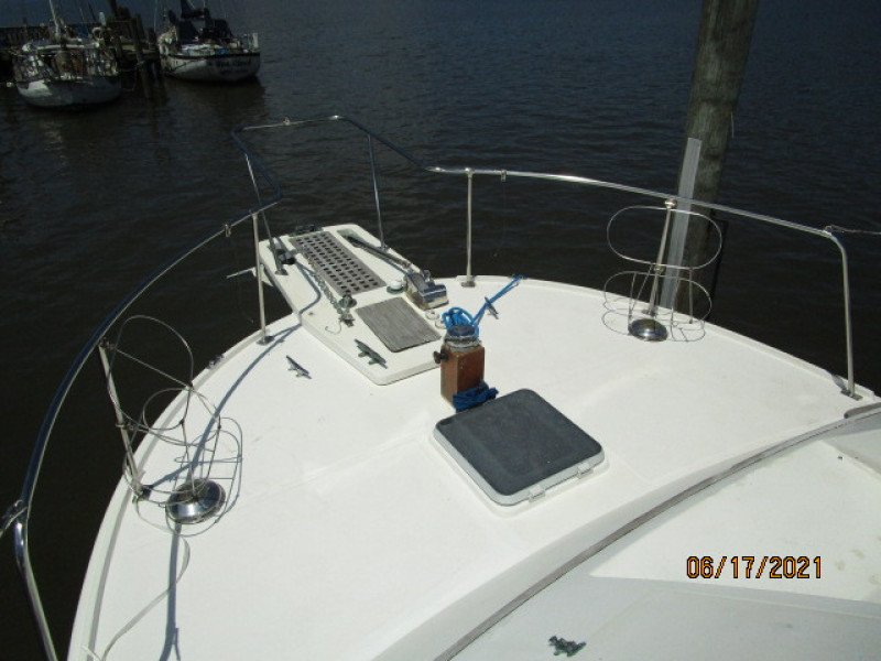 36' Kadey Krogen foredeck