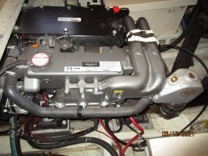 36' Kadey-Krogen main engine2