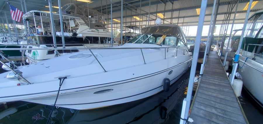 2001 Cruisers Yachts 3470