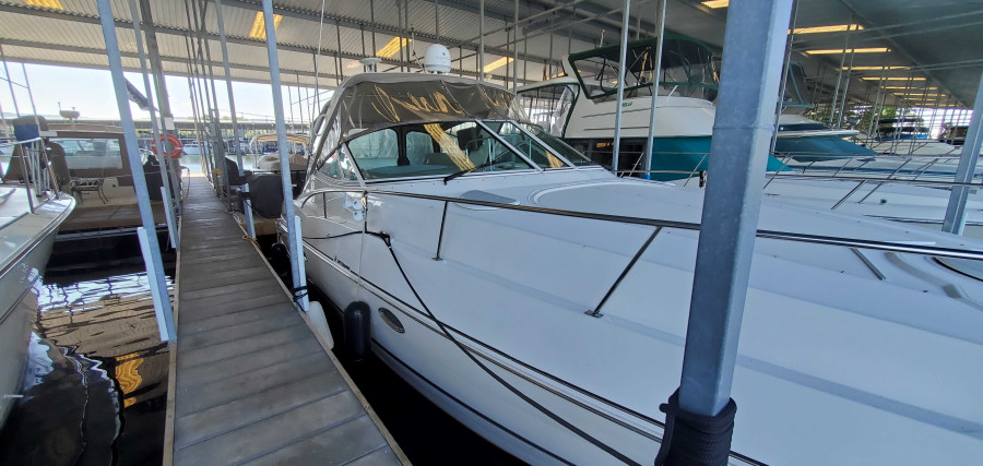 2001 Cruisers Yachts 3470