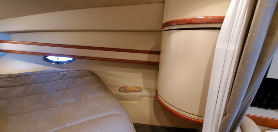 2001 Cruisers Yachts 3470