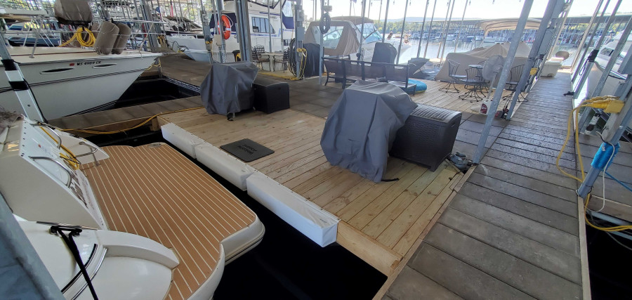 2001 Cruisers Yachts 3470