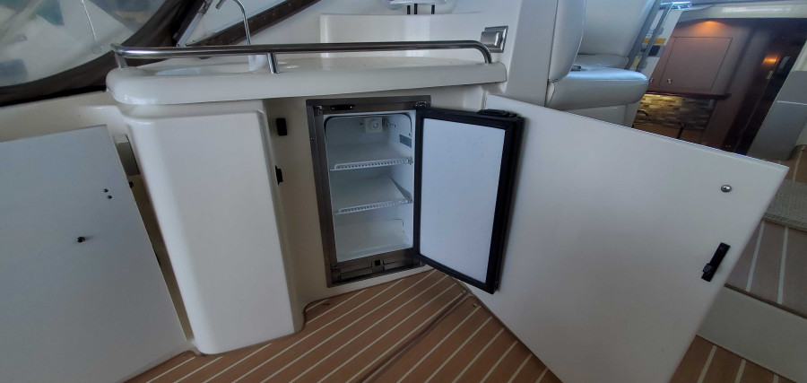 2001 Cruisers Yachts 3470