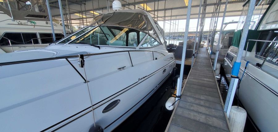 2001 Cruisers Yachts 3470