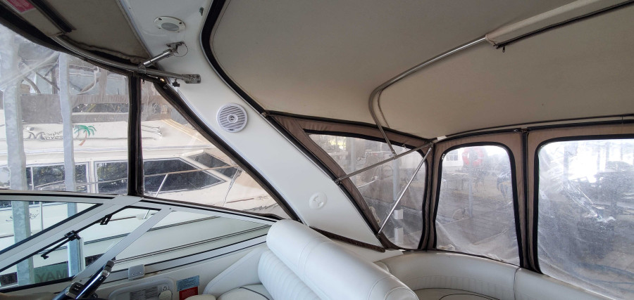 2001 Cruisers Yachts 3470