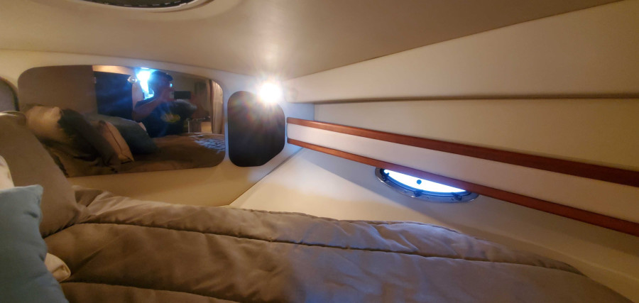 2001 Cruisers Yachts 3470