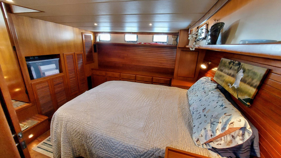 2002 Symbol 42' Sundeck