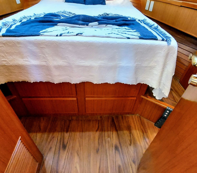 2002 Symbol 42' Sundeck