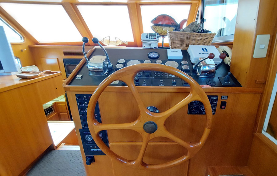 2002 Symbol 42' Sundeck