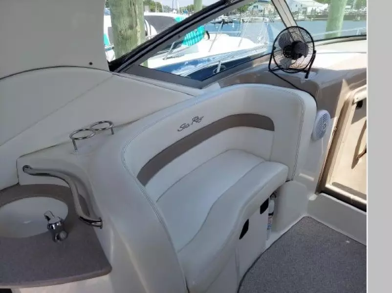 2004 Sea Ray 320 Sundancer