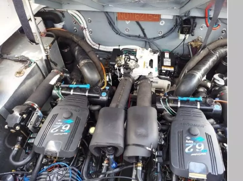 2004 Sea Ray 320 Sundancer