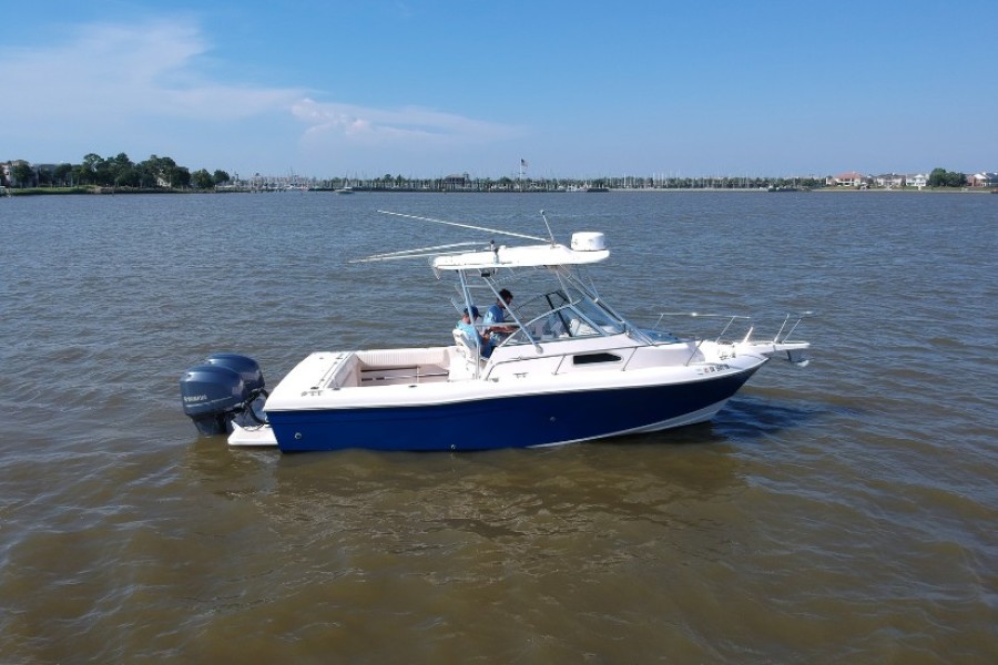 2012 Grady-White 232 Gulfstream
