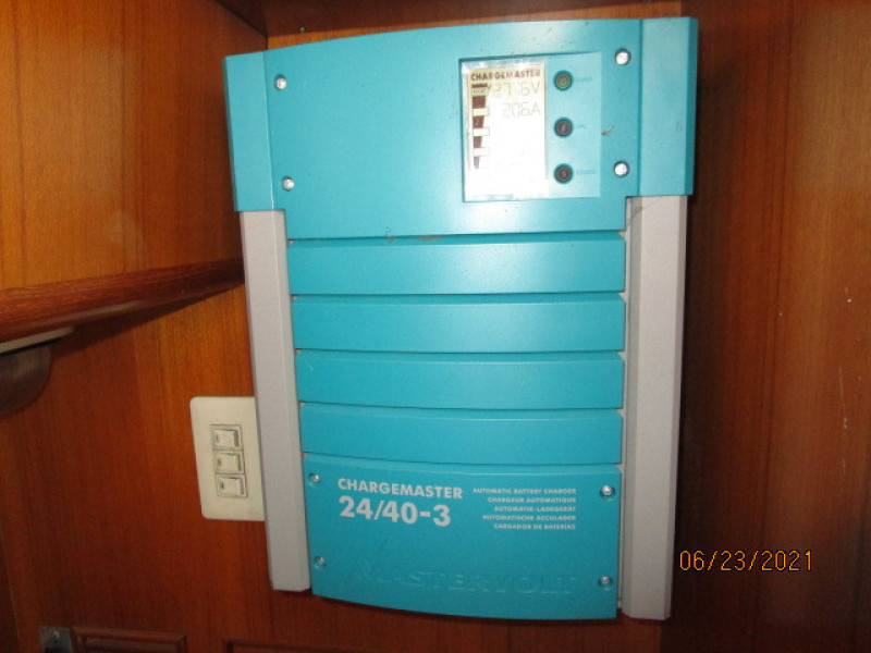 45' Symbol battery charger