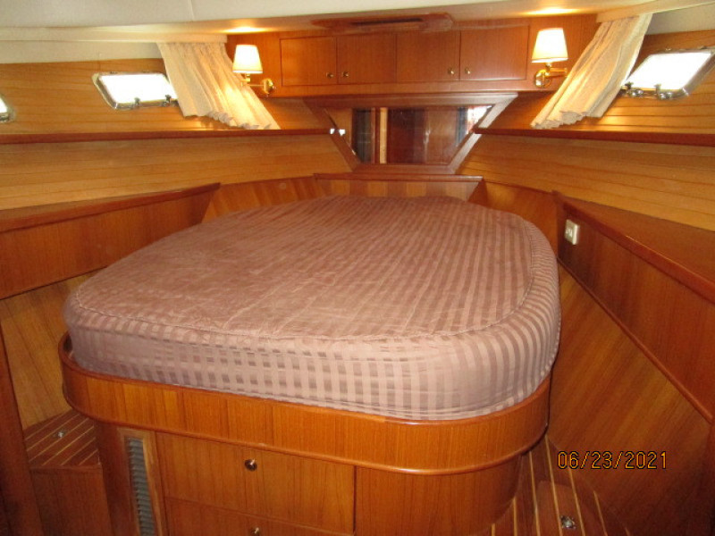 45' Symbol master stateroom
