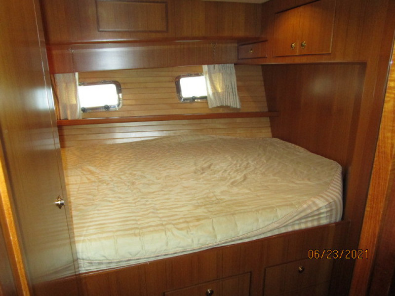 45' Symbol guest stateroom