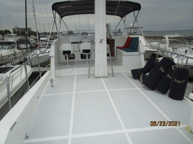 45' Symbol flybridge forward1