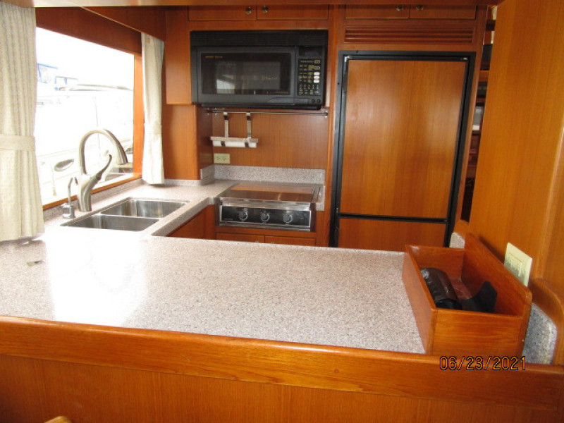 45' Symbol galley2